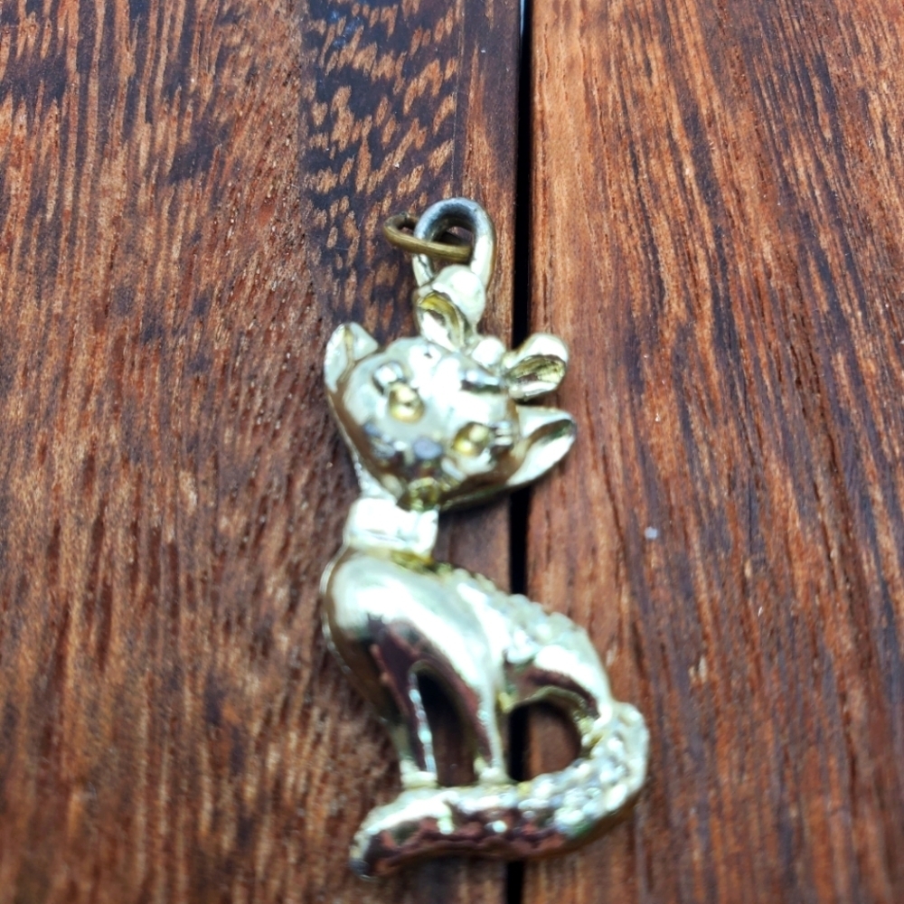 Gold tone fancy kitty cat necklace pendant‎